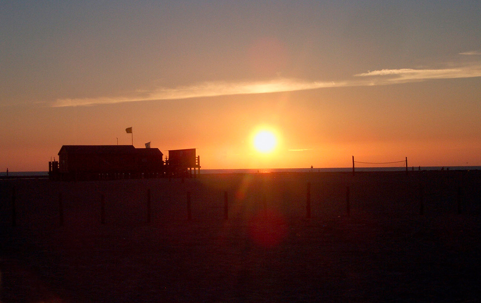 sankt Peter Ording Stelzenhaus Restaurant Silbermöwe bei Sonnenuntergang