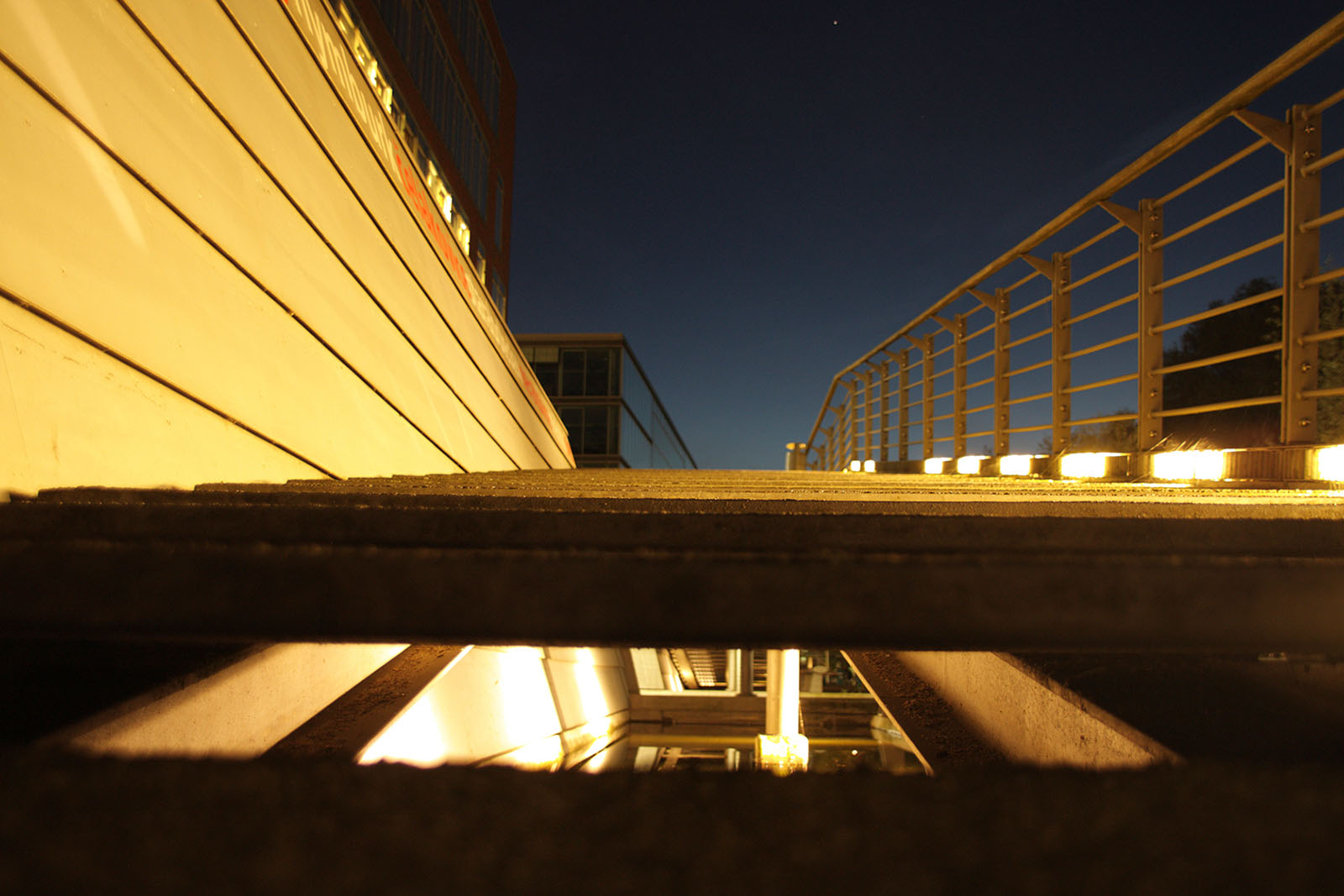 Treppe in Hamburg Neumühlen zu den Neubaubüros